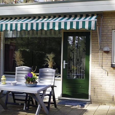 Geschakelde Bungalow Op De Veluwe "De Eekhoorn" Otterlo Esterno foto