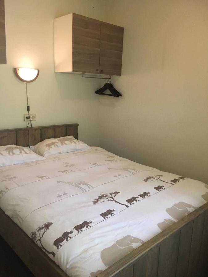 Geschakelde Bungalow Op De Veluwe "De Eekhoorn" Otterlo Esterno foto